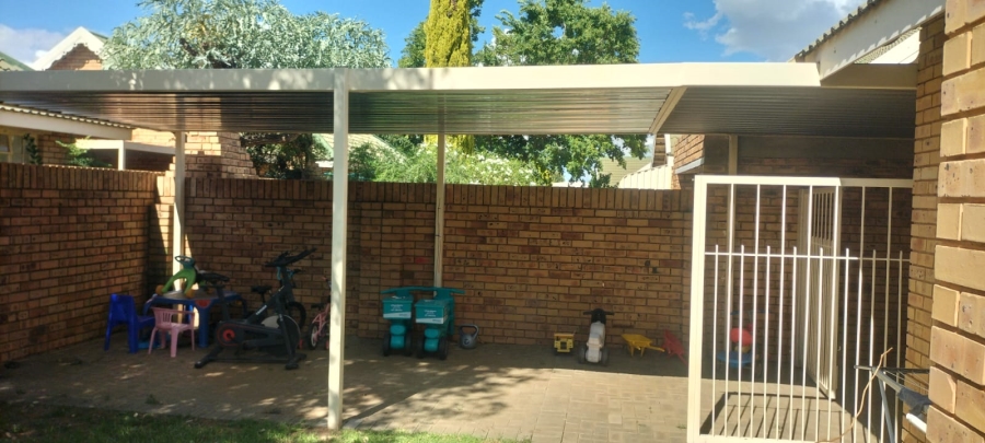 3 Bedroom Property for Sale in Heuwelsig Free State